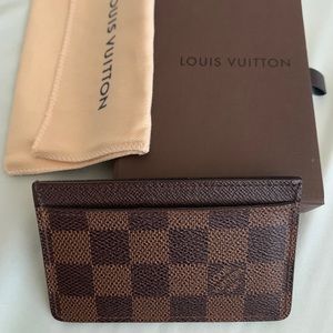 SOLD Louis vuitton LV damier sanpur card case